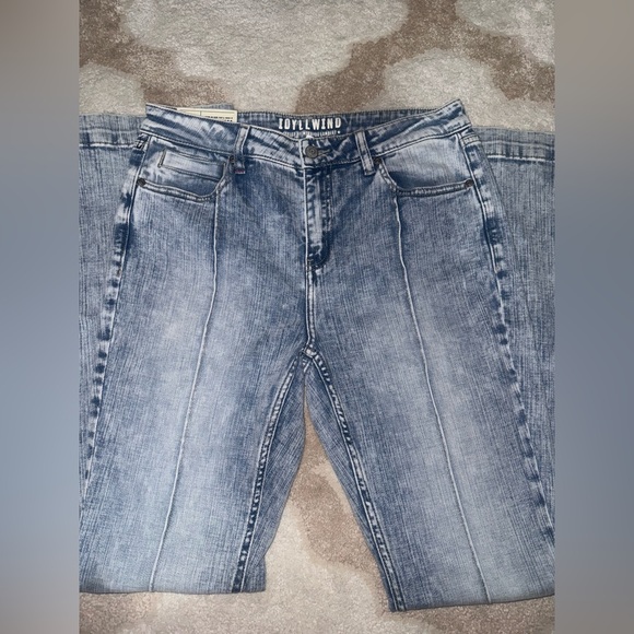 Idyllwind Rebel Mid-Rise Light Blue Boot Cut Jeans - Picture 3 of 4